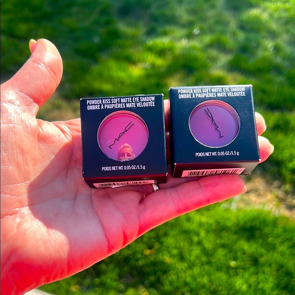 MAC Cosmetics Powder Kiss Soft Matte Eye Shadow - Pink
